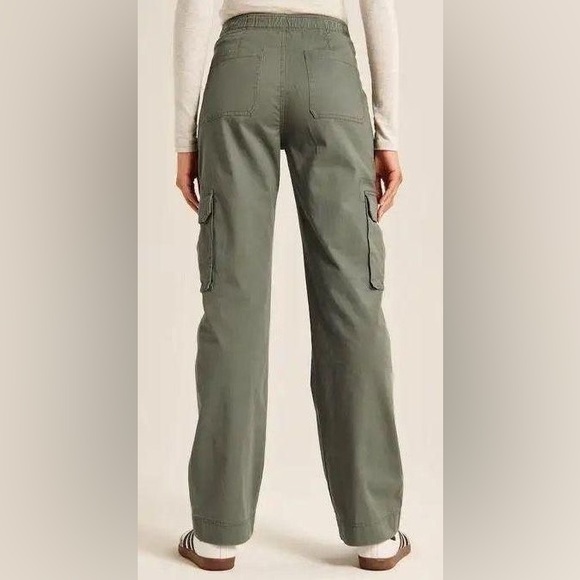 Abercrombie & Fitch Curve Love Relaxed Cargo Pant NWT - Picture 2 of 7
